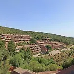 In Cugnana With Garden شقة