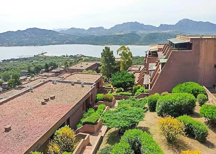 In Cugnana With Garden Apartment Cugnana Verde